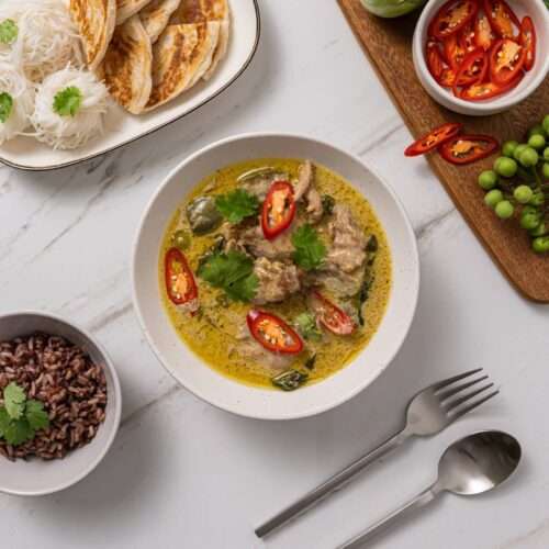 Poulet au curry vert (chicken in green curry)