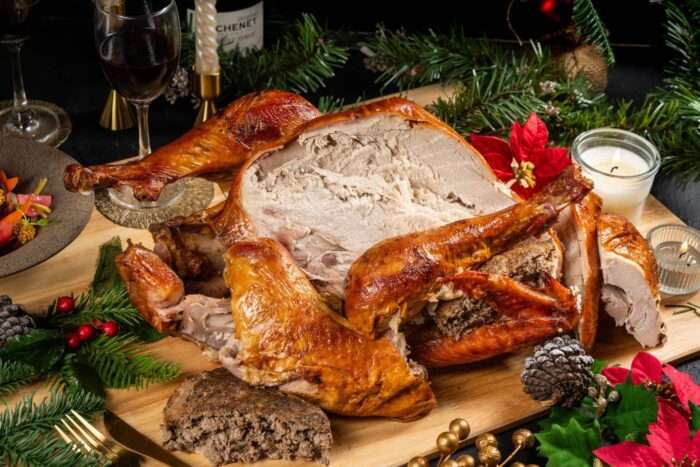 Stuffed Whole turkey (Stuffing Foie gras tuffle 1 Kg)